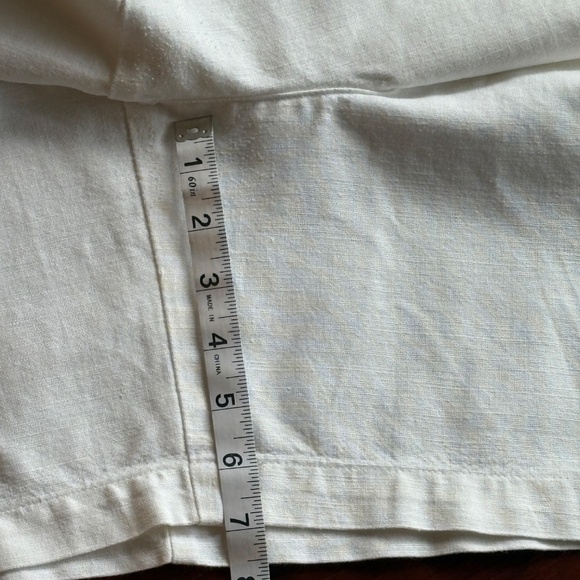 Vintage Liz Claiborne White Linen/Cotton Blend Shorts - Picture 6 of 10